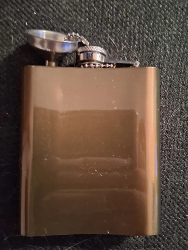Genuine Moonshine Hip Flask image indicator(2)