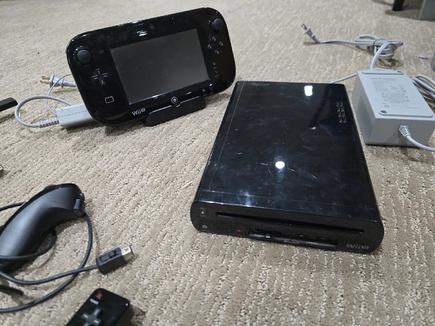 Nintendo Wii U Console & Accessories image indicator(2)
