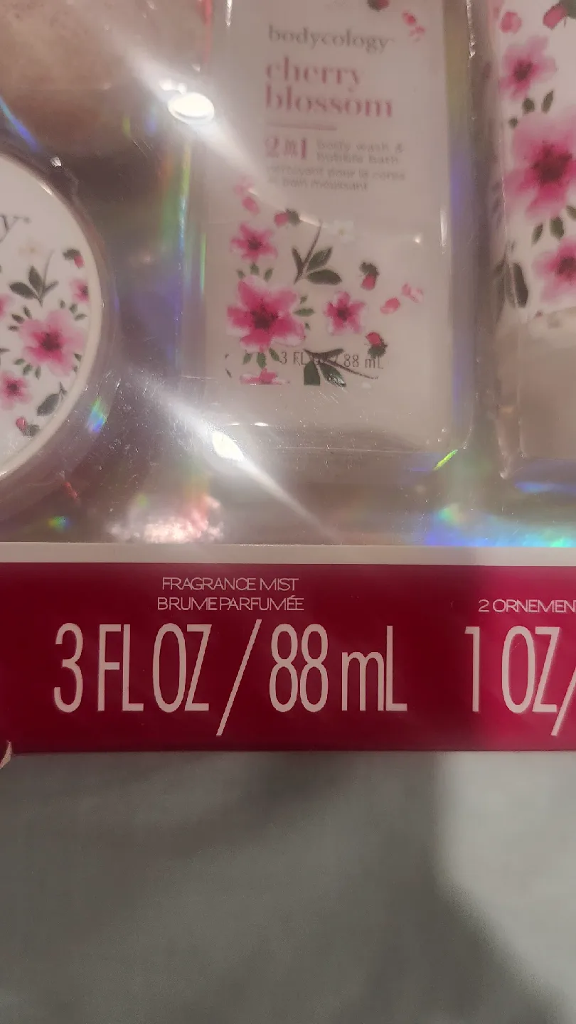 Bodycology Cherry Blossom 7 piece Gift Set image indicator(7)