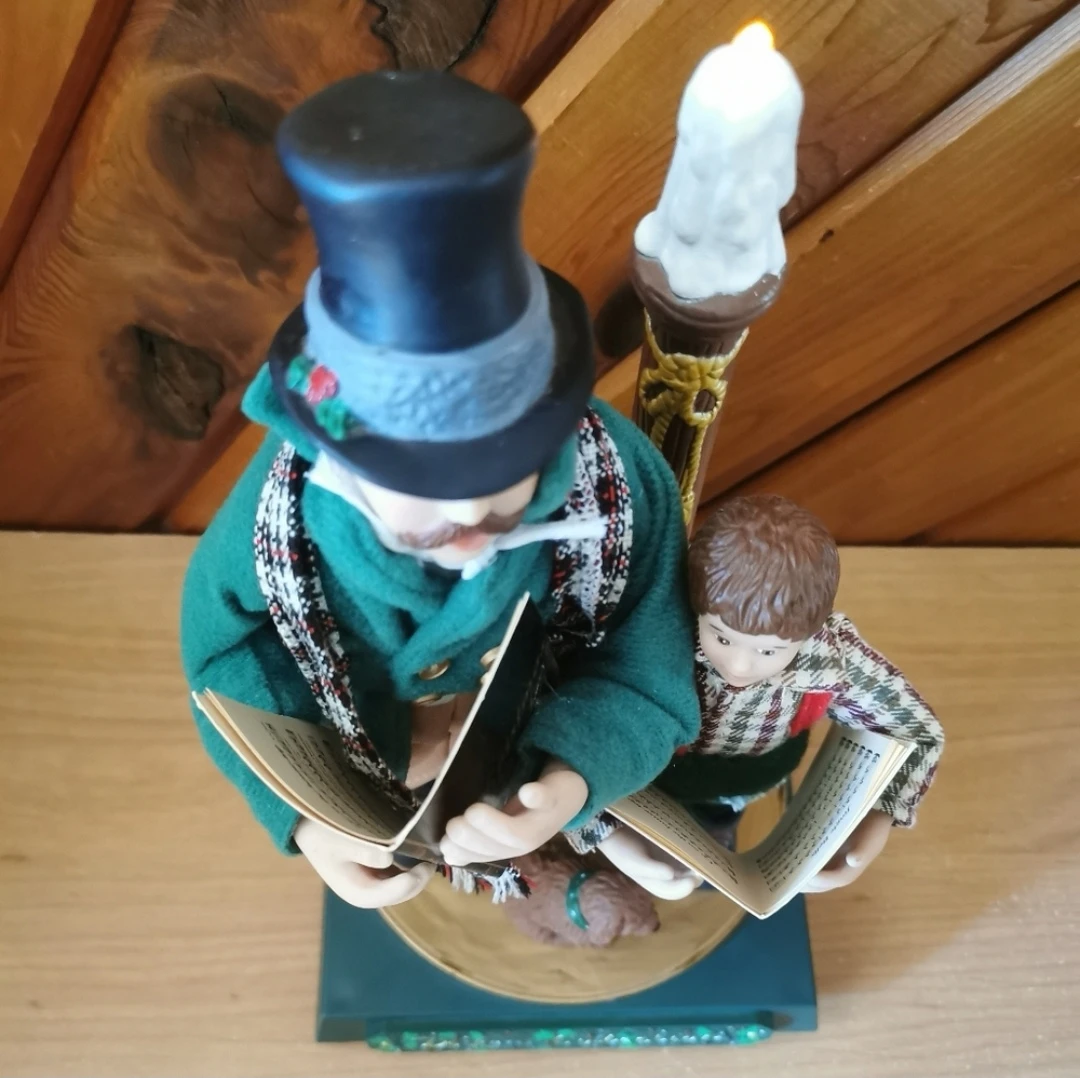 Vintage Dickens' Collection Musical Illuminated Christmas Decor - photo 4
