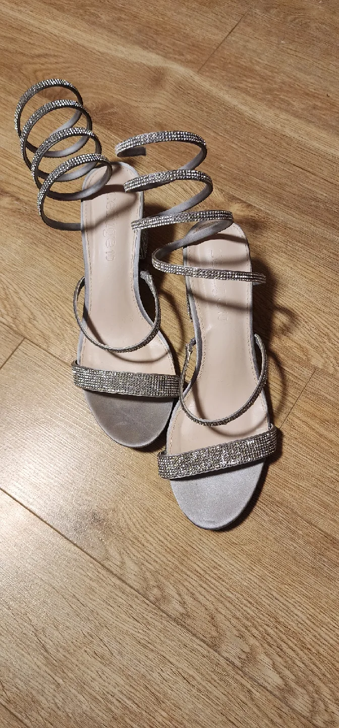 Lala Ika Gold Heels - Size 9.5/40 image indicator(7)