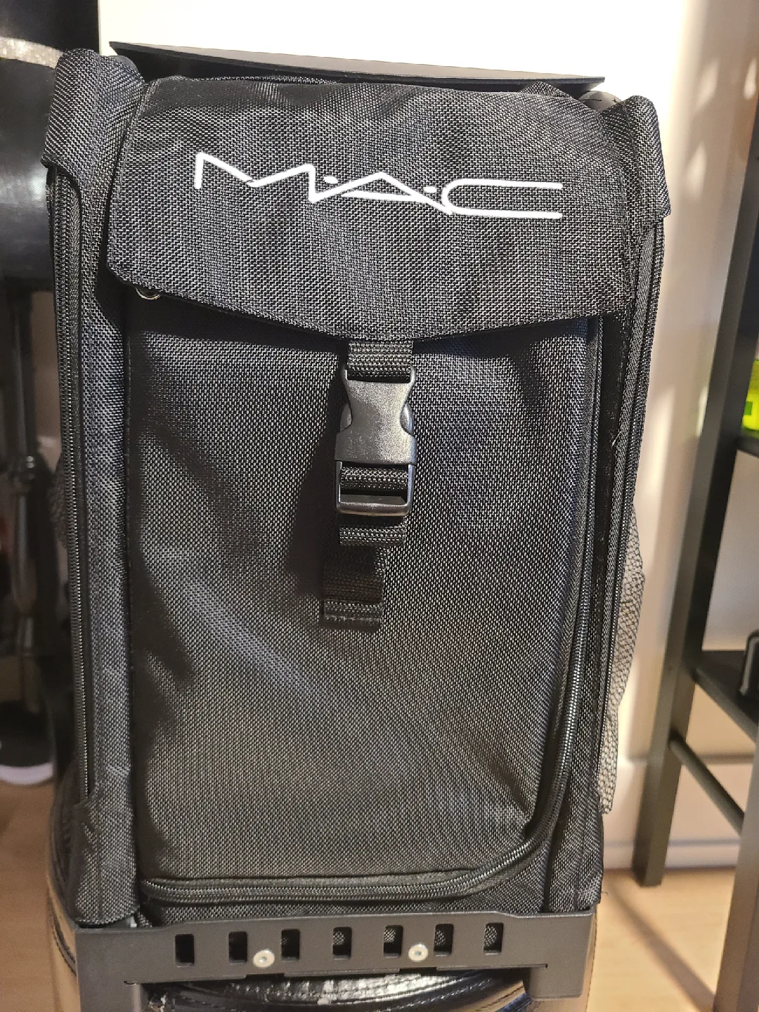 Brand New MAC Zuca rolling makeup bag thumbnail
