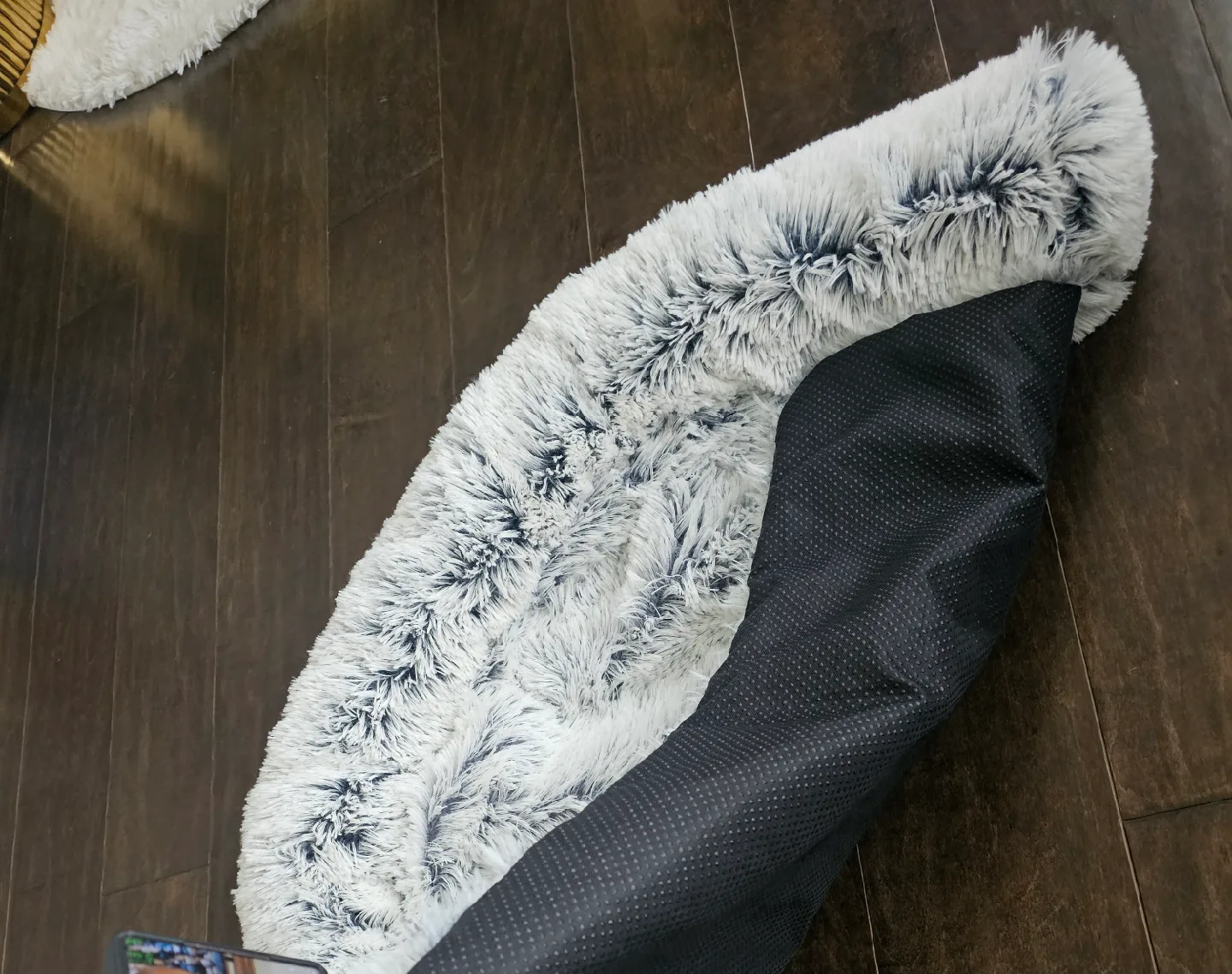 Cozy Pet Bed - Fluffy & Soft image indicator(4)