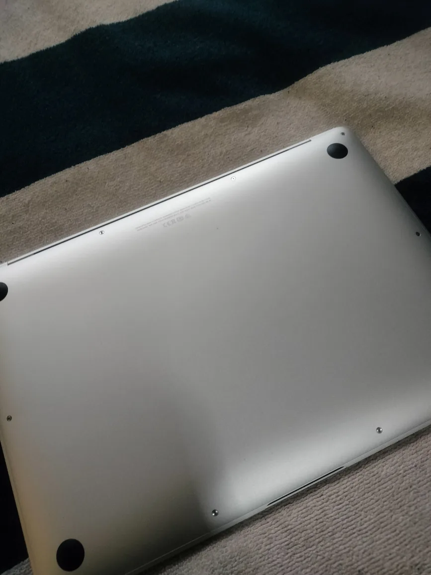 MacBook Air M1, late 2020 image indicator(3)