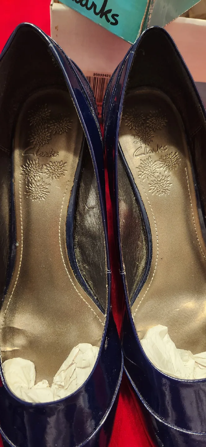 Clarks Aerial View Navy Patent Heels - Size 7.5 image indicator(2)