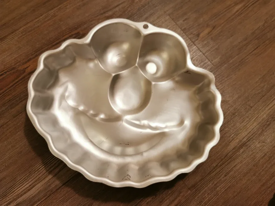 Wilton Elmo Cake Pan thumbnail