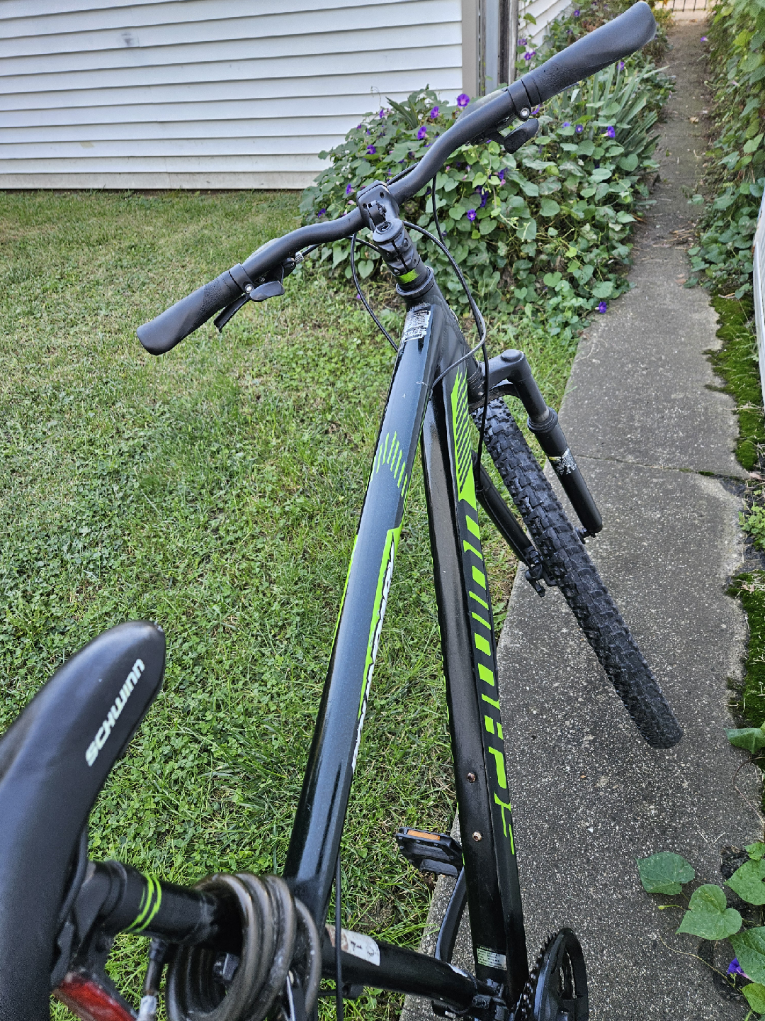 schwinn mountain bike - photo 3