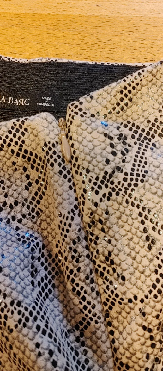 Zara Basic Pants - Size L image indicator(7)