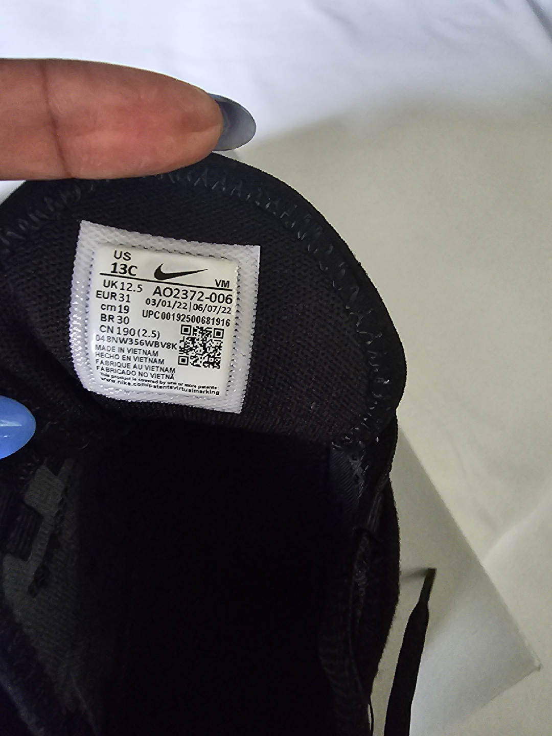 Nike Air Max 270 - Size 13C US - photo 3