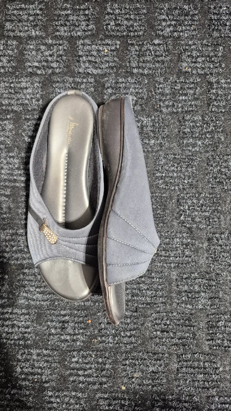 Manolita Grey Slides Size 40 image indicator(2)