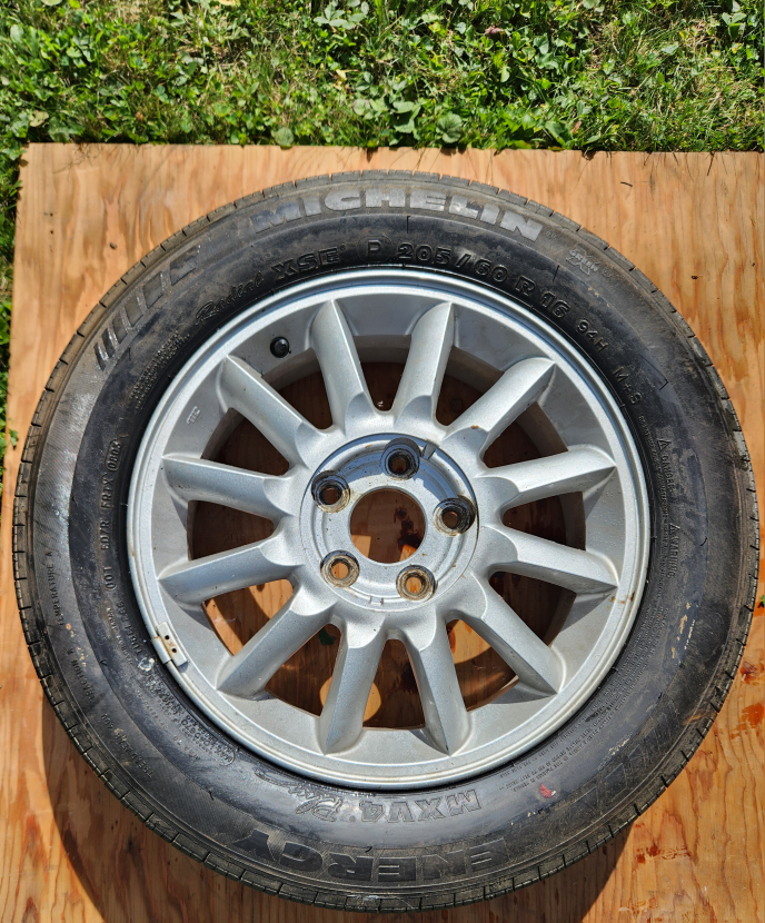 Michelin 205/60R16 Tire
