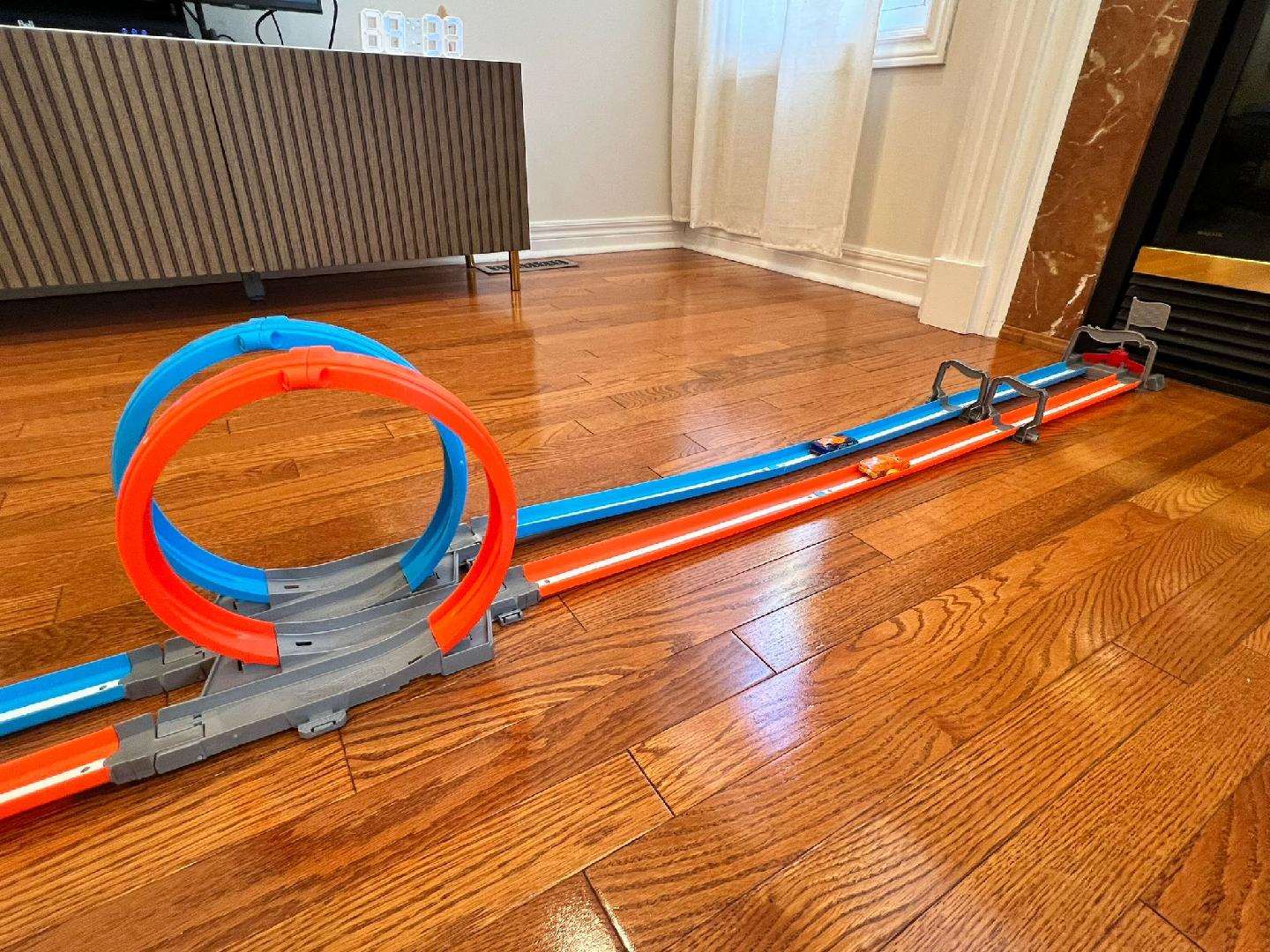 Hot Wheels Double loop Dash track