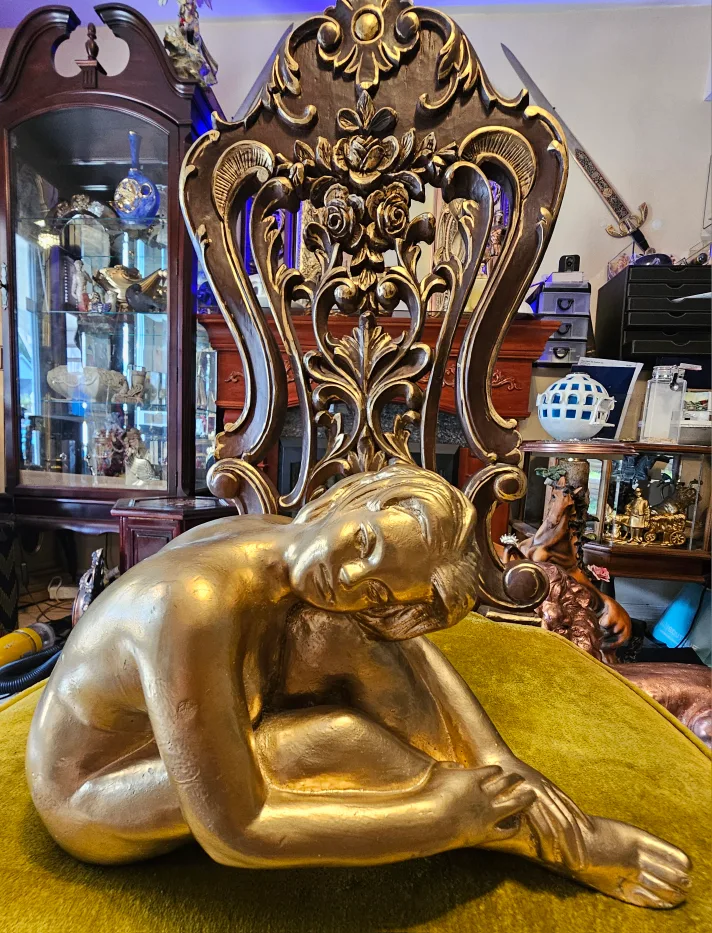 Golden Female Figure Statue image indicator(7)