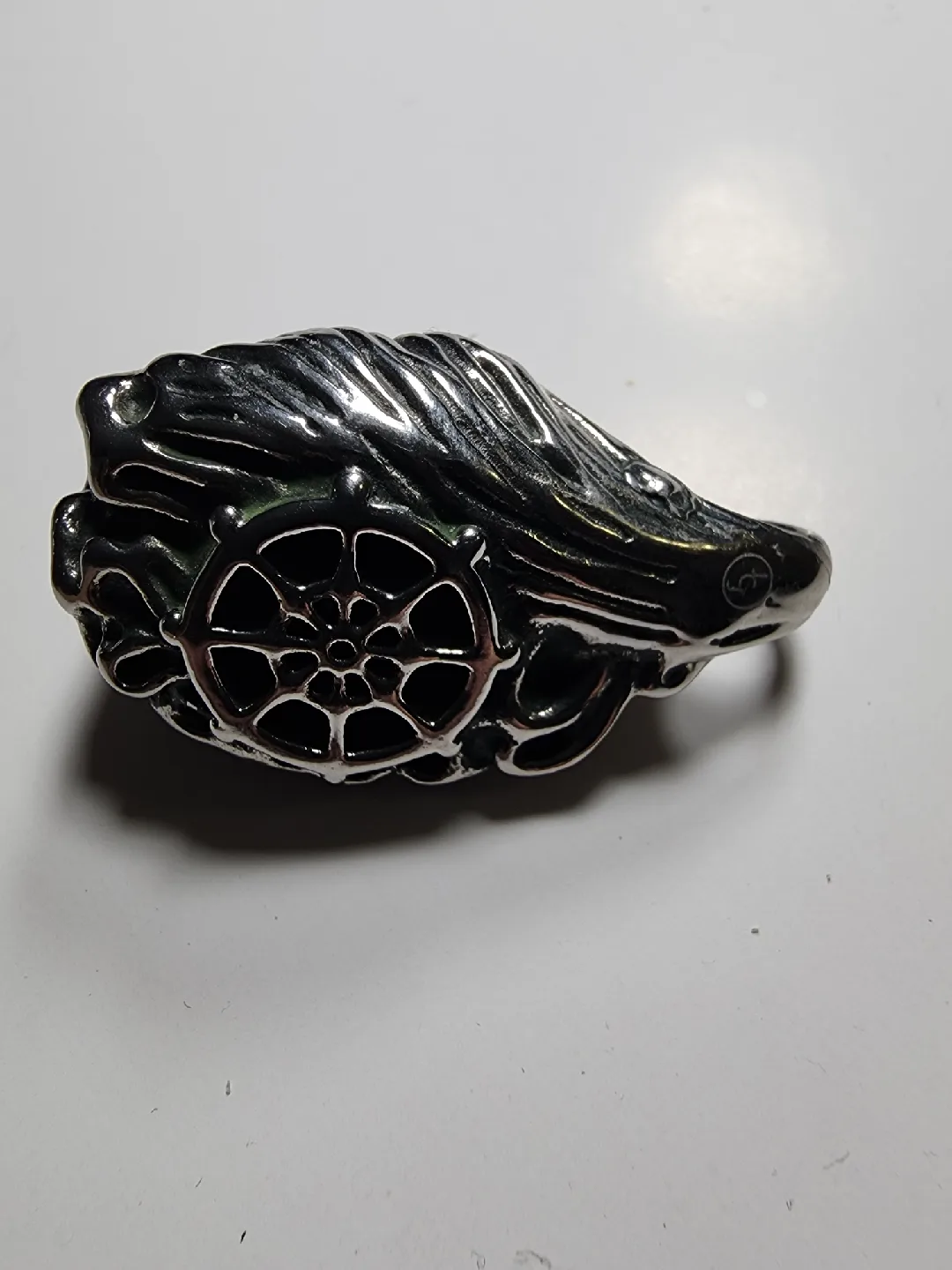 Unique Silver-Tone Pendant thumbnail