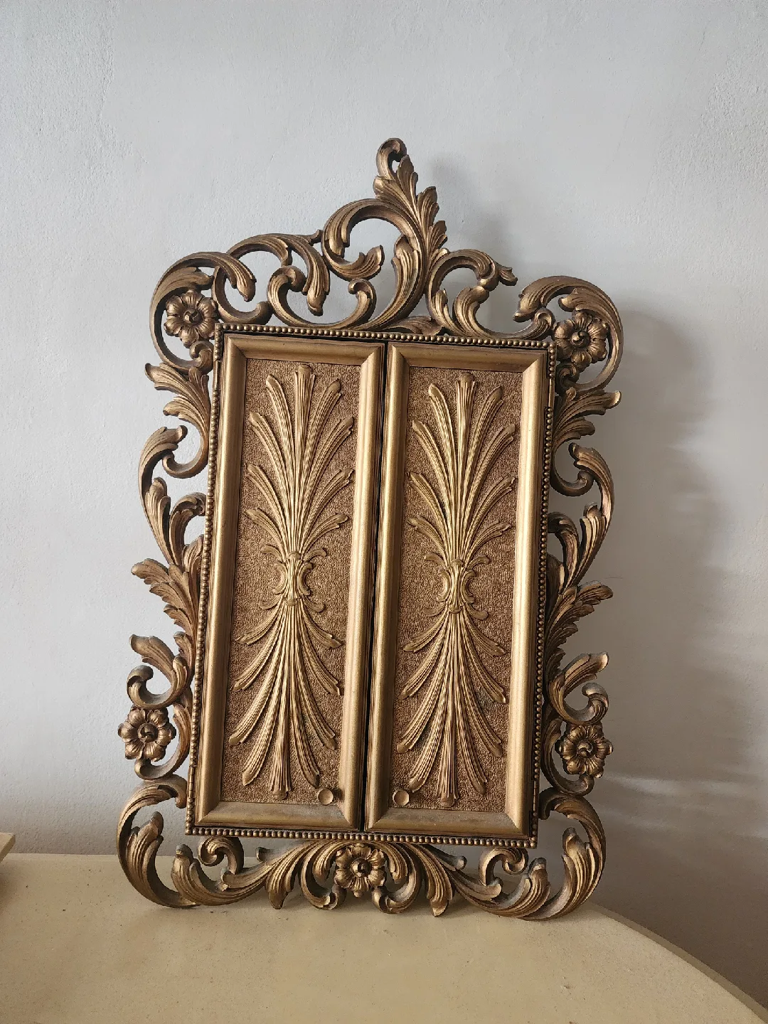 Ornate Gold Jewelry Box with Mirror image indicator(3)