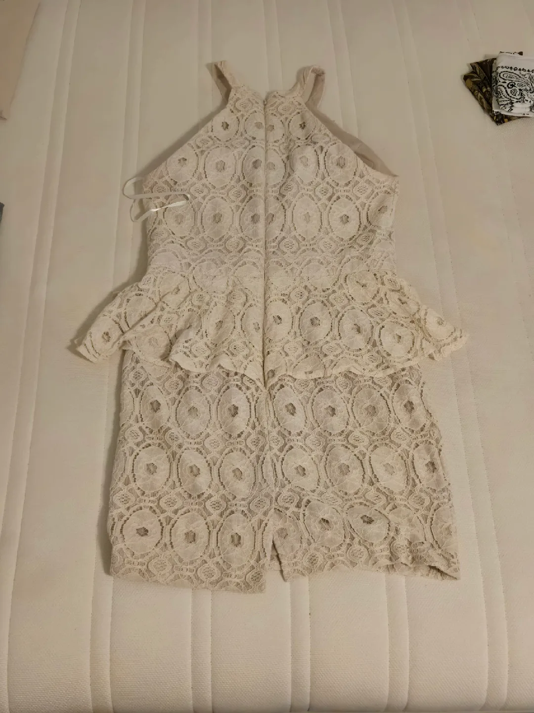 Le Chateau Cream Lace Dress image indicator(3)