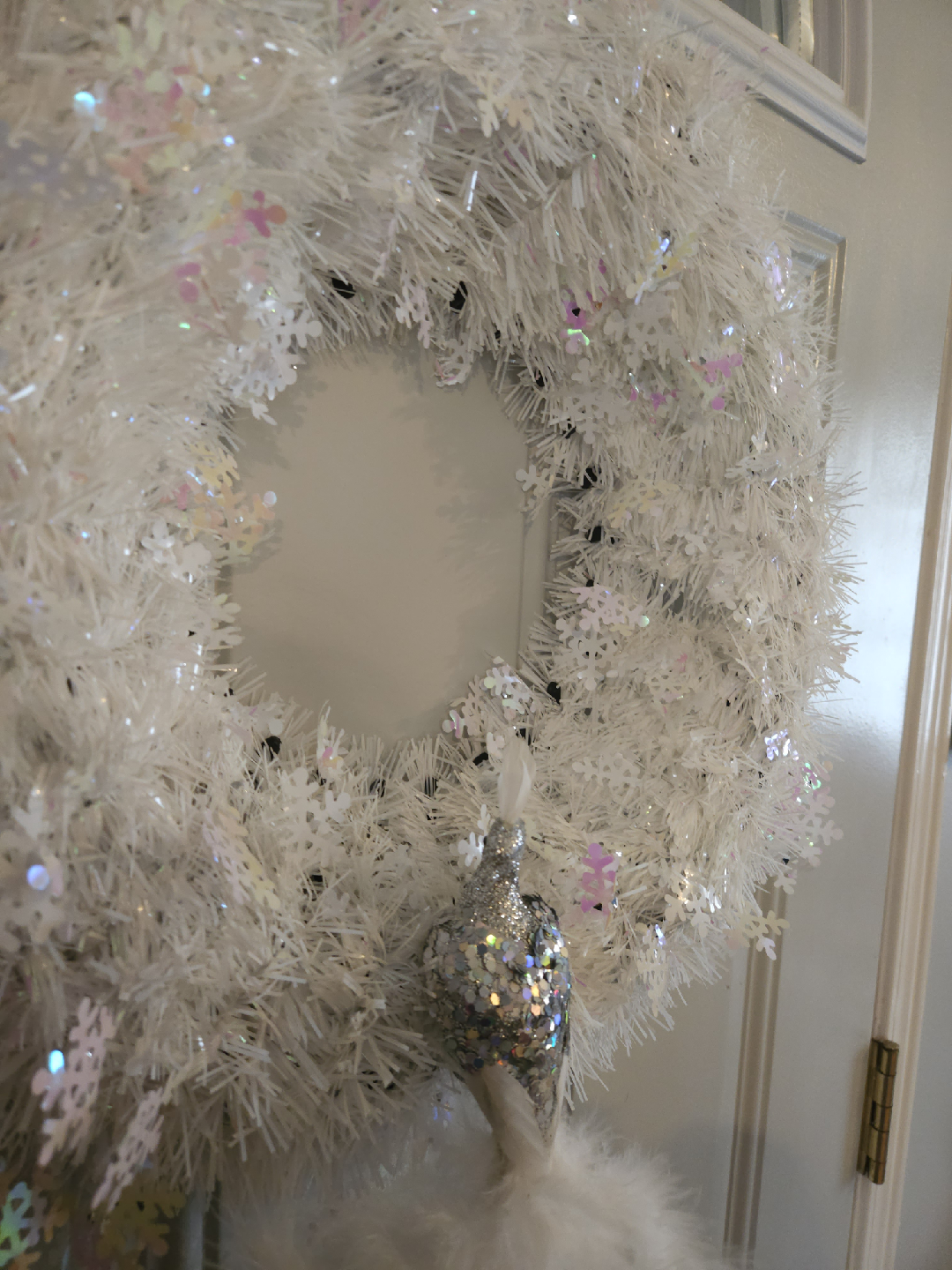 White Christmas Wreath with Peacock Ornament - photo 3