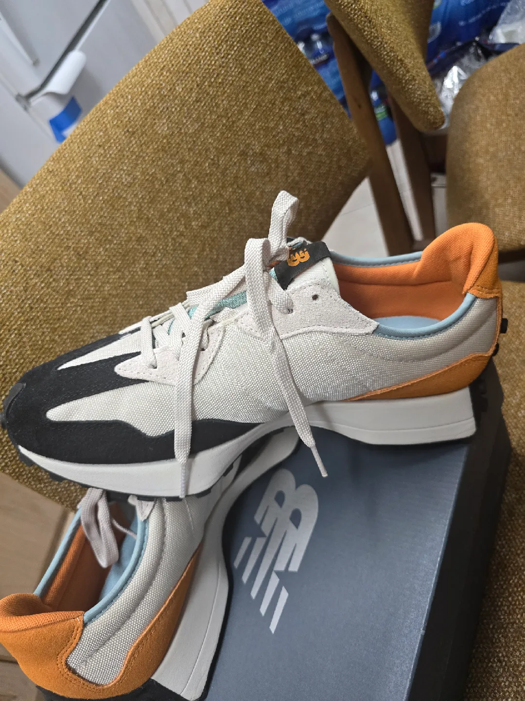 New Balance Men's 327 MS327WH1 - Size 11 image indicator(6)