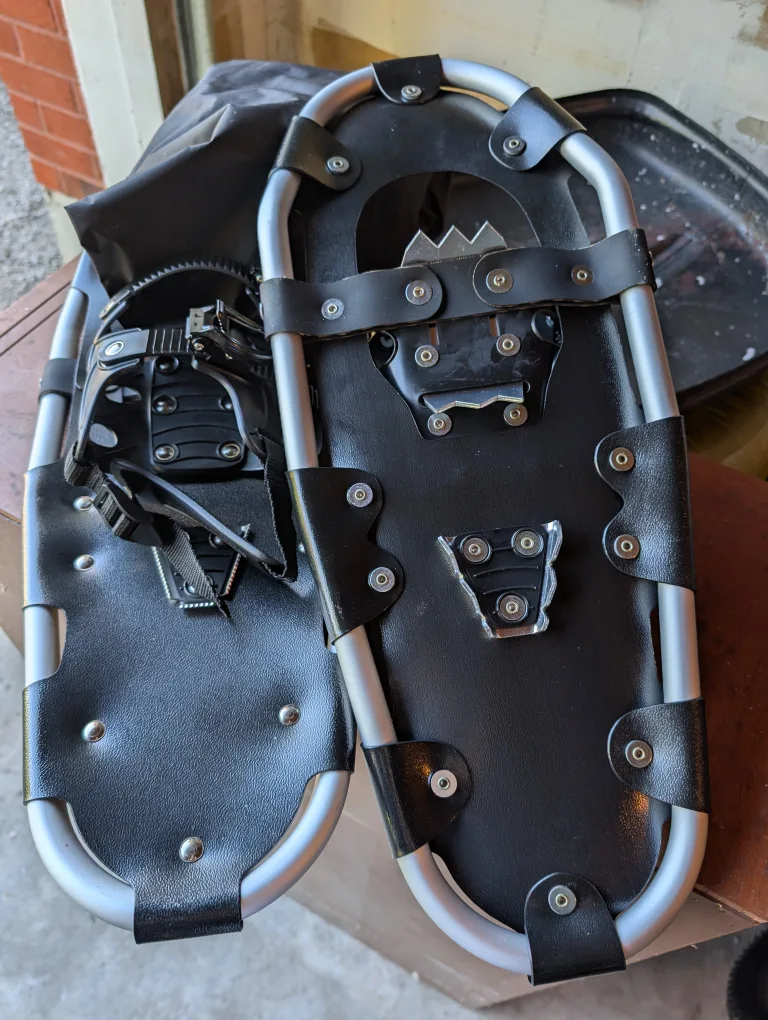 Snowshoes with Carrying Bag image indicator(3)
