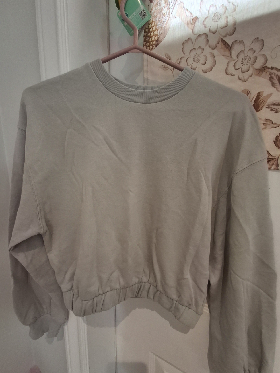 Zara Grey Cropped Sweatshirt - Size M