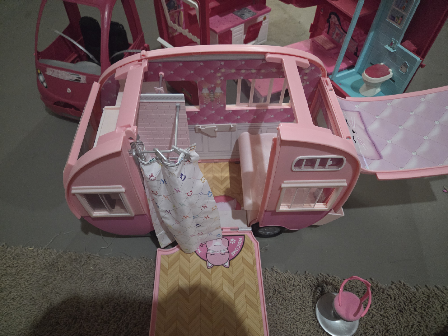 Barbie Dream Camper Playset - photo 2