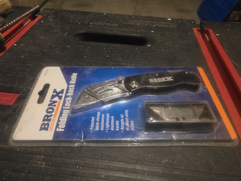 Bronx Folding Lock-Back Knife - photo 2