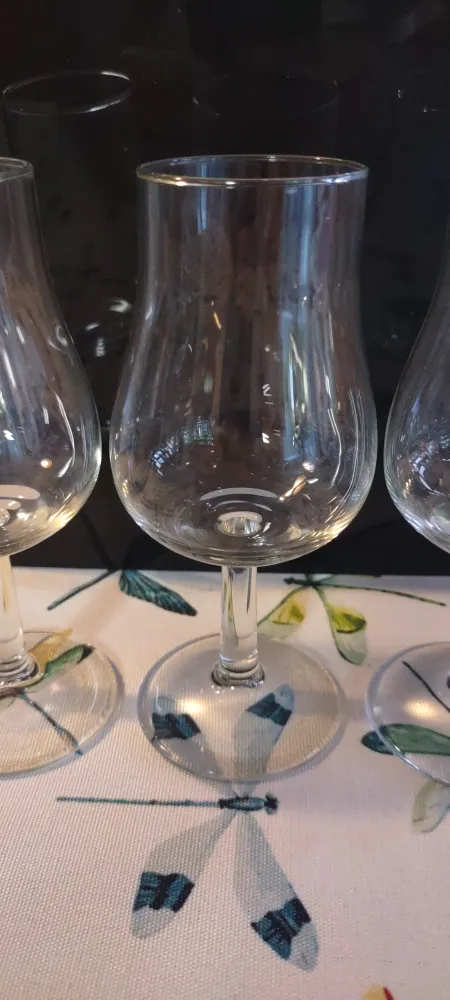 Set of 4 Stemmed Glasses