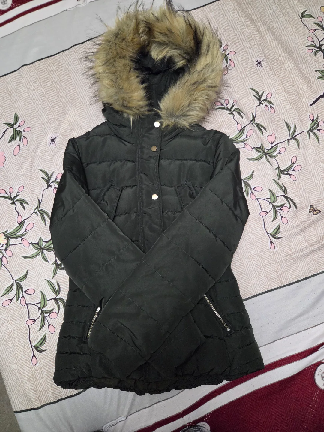 H&M Olive Green Puffer Jacket Size 0 image indicator(2)