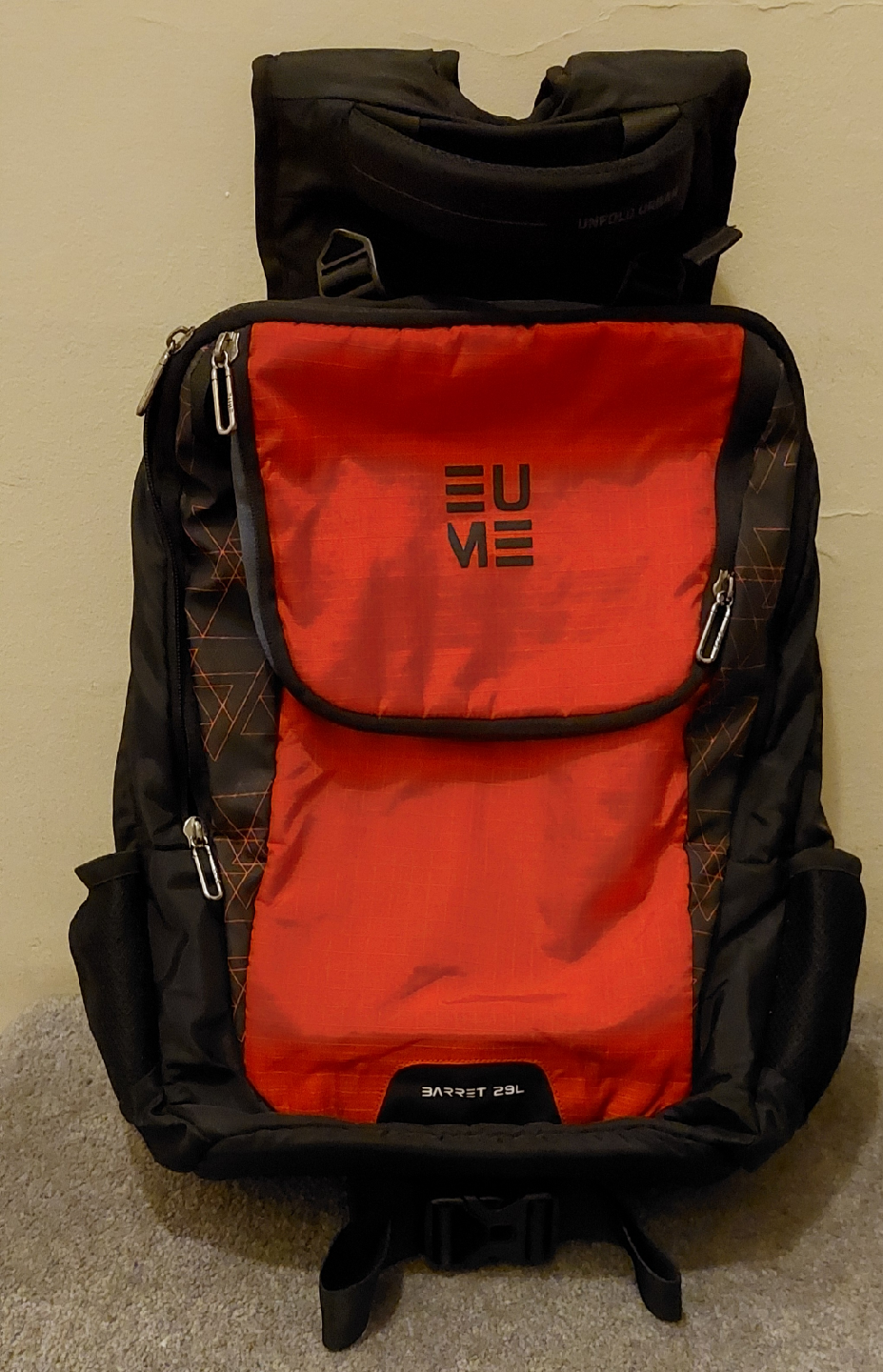 EUME Barret 29L Backpack - Black & Red
