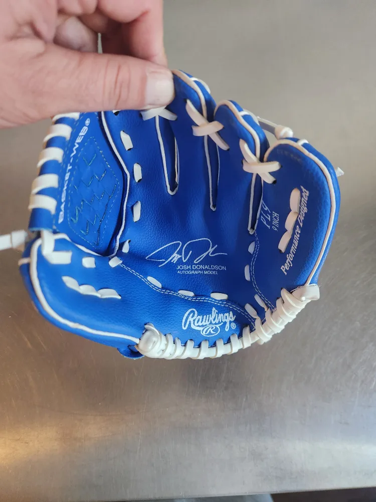 Rawlings Josh Donaldson Autograph Model Baseball Glove - 9 Inch image indicator(3)