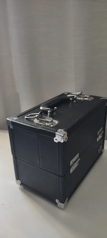 Black Makeup Organizer Case with Keys image indicator(2)