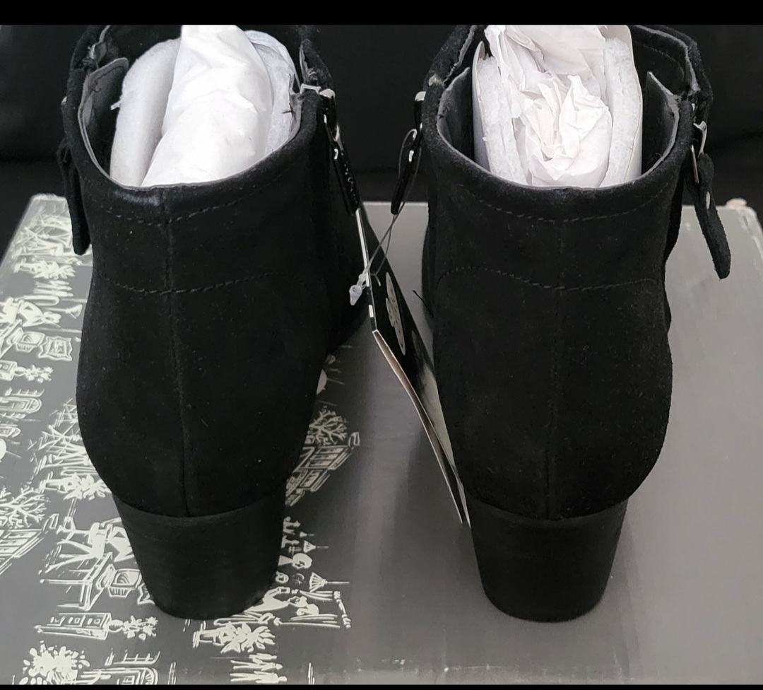 College Style Black Suede Ankle Boots - photo 3