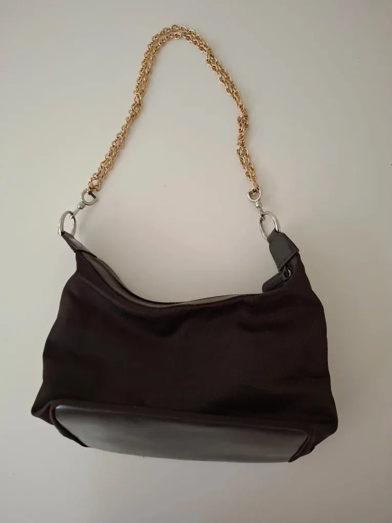 Used ladies  Gucci Brown Hobo Bag image indicator(2)