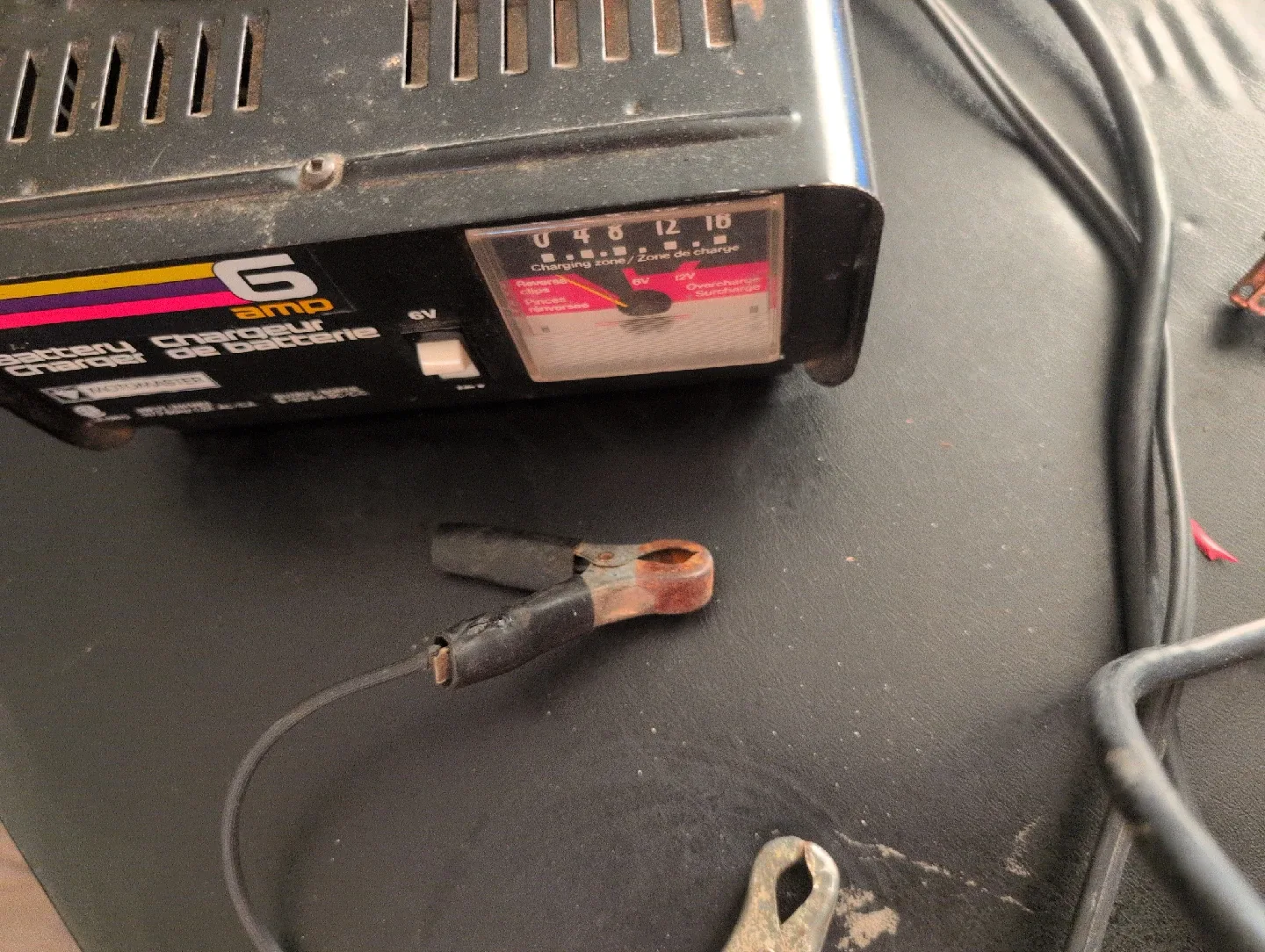 Tenatronix 6 Amp Battery Charger image indicator(2)