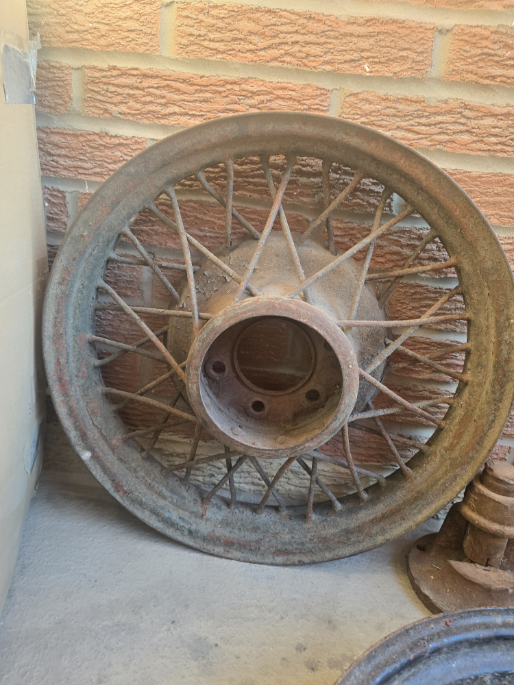 Vintage Spoked Wheels & Hand Water Pump - photo 4
