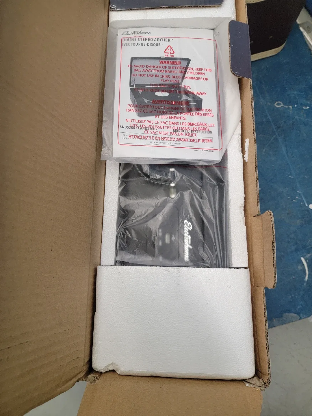 Electrohome Archer Turntable Stereo System - New in Box! image indicator(3)