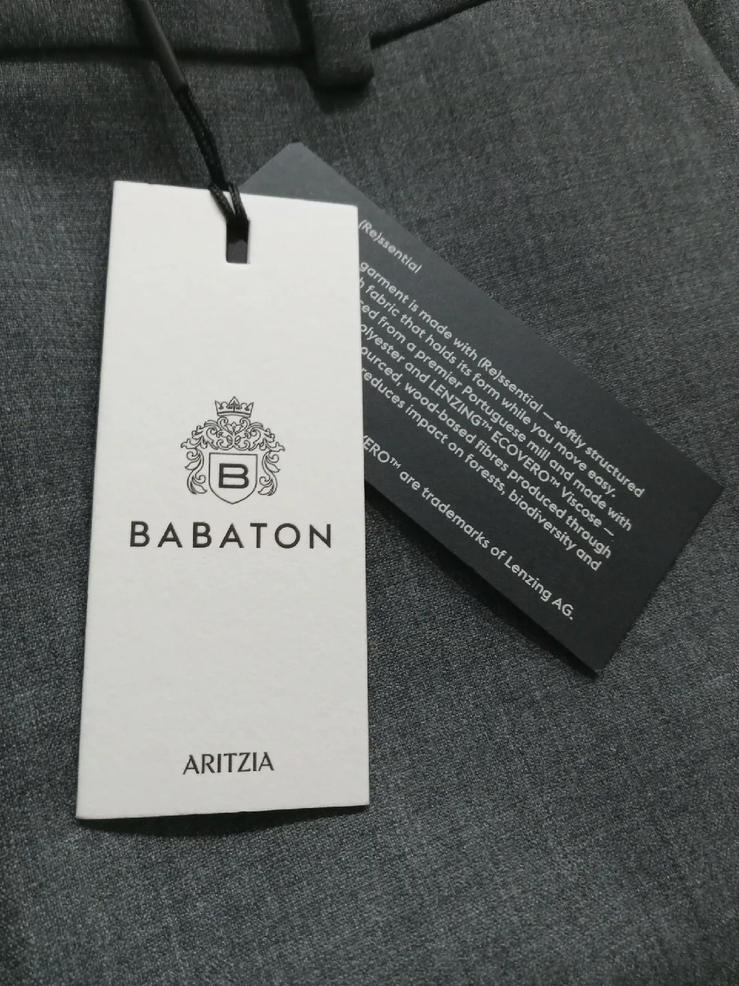 Aritzia Babaton Chisel Skirt - Size 2 image indicator(4)