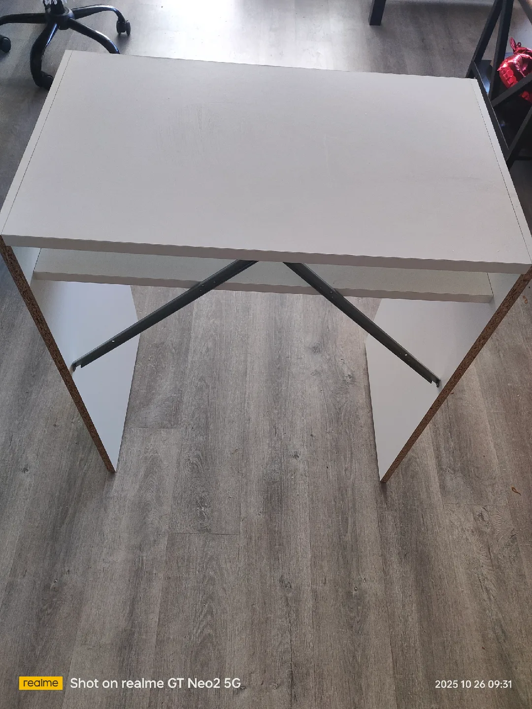Ikea White Desk 65x40x75 cm image indicator(3)