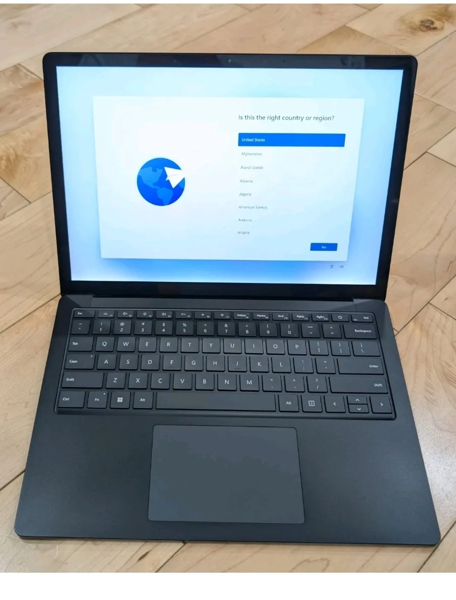 Microsoft Surface Laptop 3: i7 10th gen 16gb Ram 256gb SSD. image indicator(5)