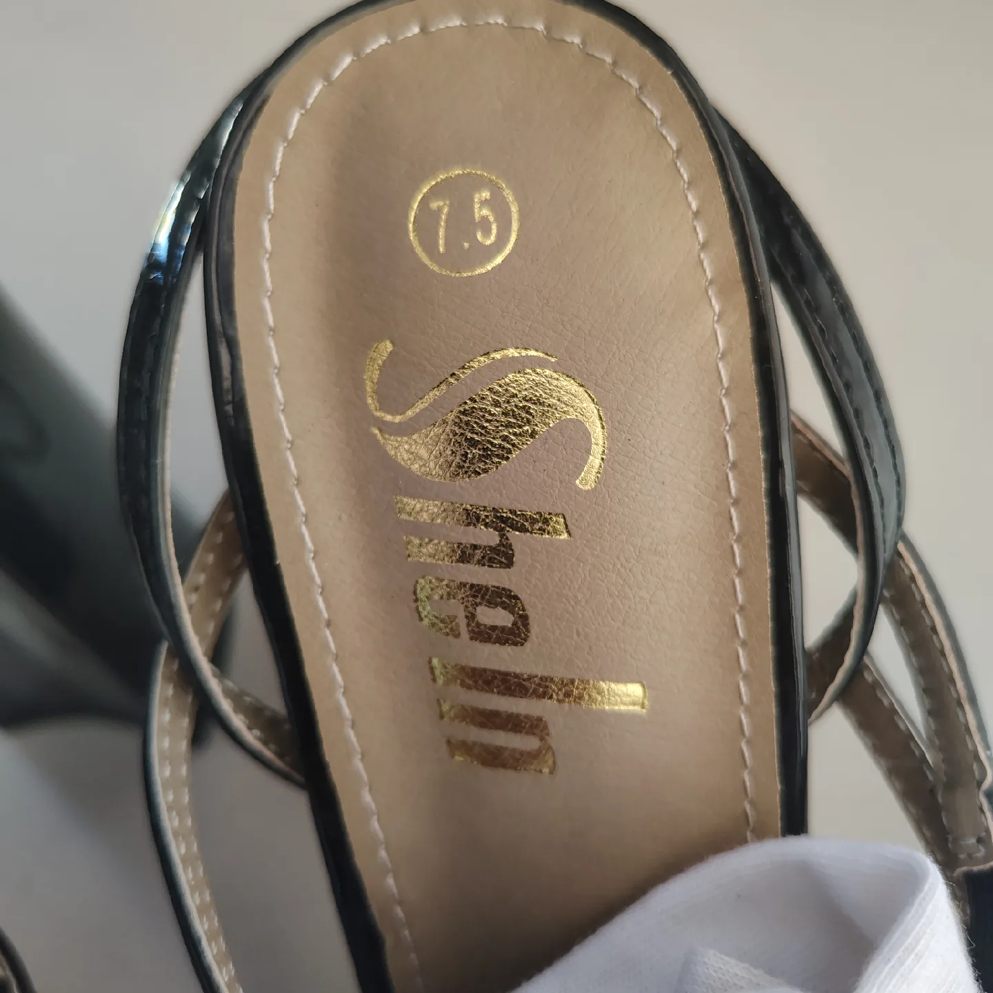 Shein Black Platform Heels - Size 7.5 image indicator(4)