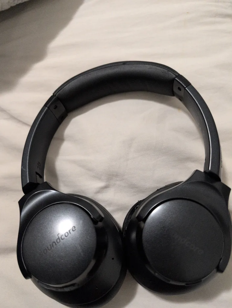 Soundcore Q20 Black Headphones image indicator(2)