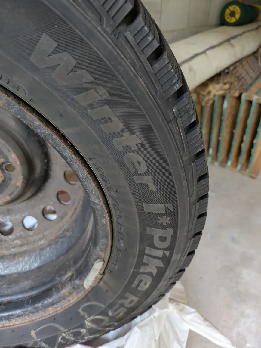 Hankook Winter i*Pike RS 205/65R15 Winter Tires on rims image indicator(5)