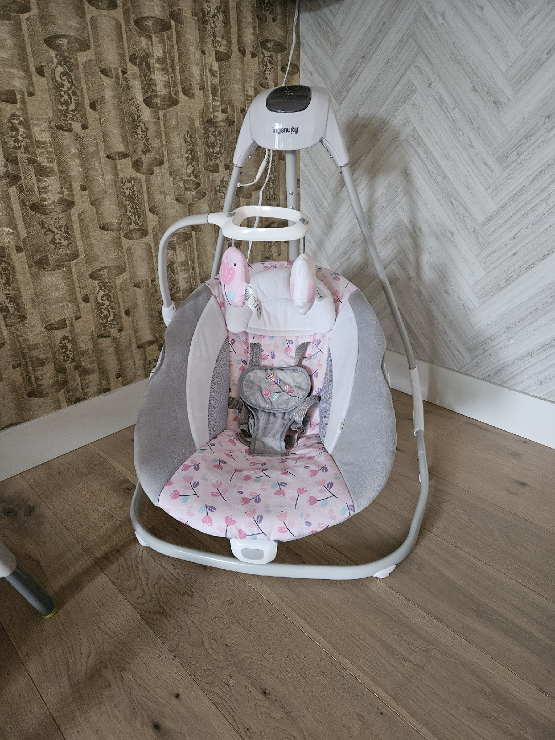 Ingenuity SimpleComfort Compact 6-Speed Baby Swing
