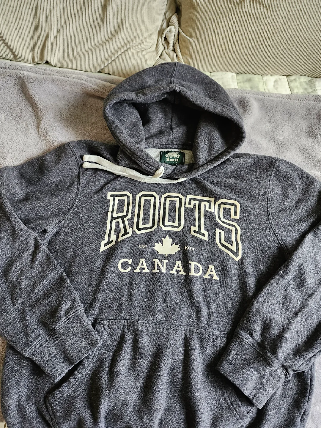 Roots Canada Hoodie - Size XS image indicator(2)
