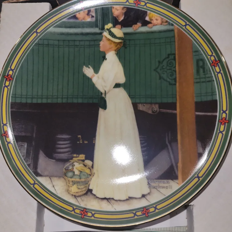 *Lot* Norman Rockwell Collector Plates image indicator(4)
