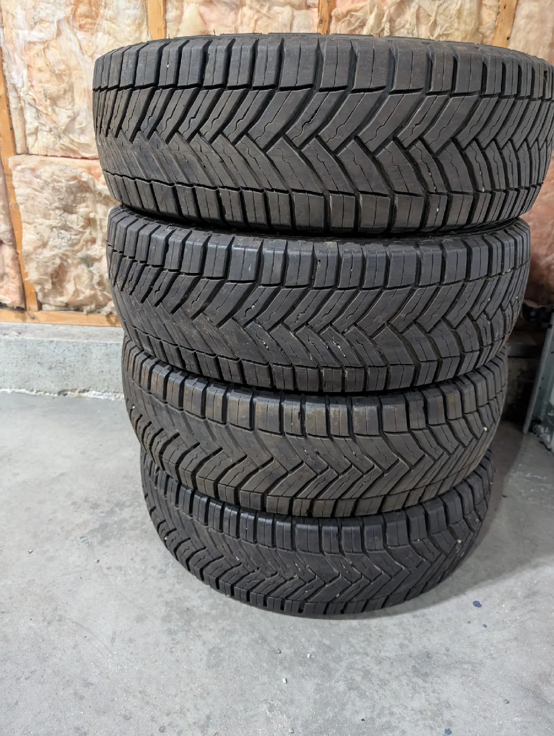 (4)-225/75R16 Michelin Agilis Crossclimate All Weather Tires image indicator(7)