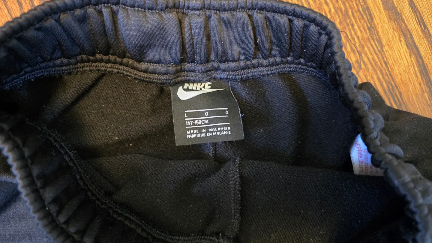 Nike Black Tracksuit - Youth size L 12Y image indicator(5)