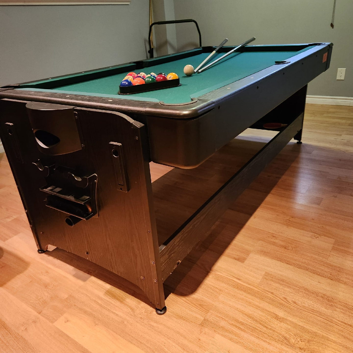 Pool table
