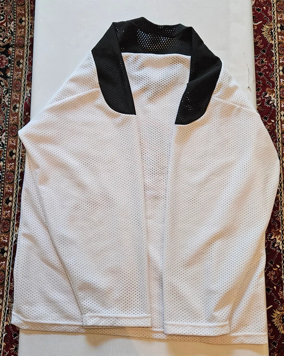 Vintage Vancouver Canucks 90’s Practice Jersey Size X-Large image indicator(2)