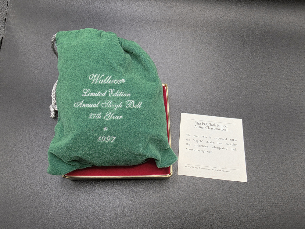 Wallace Silversmiths 1997 Christmas Bell - photo 2